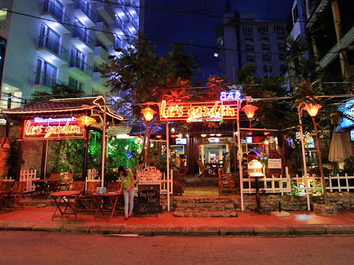 Hue after dinner — five spots where the quiet capital lets loose
