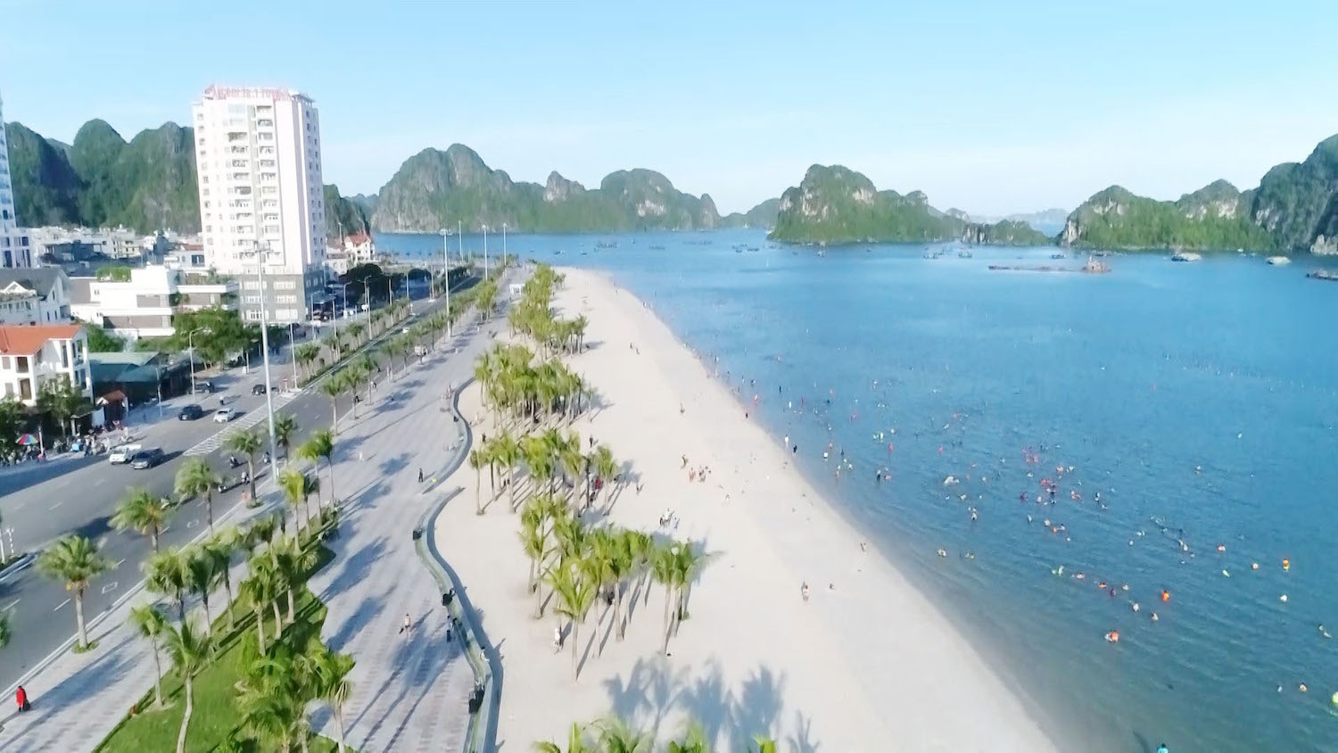 Bai Chay Beach: Ha Long's Lively Seaside Promenade