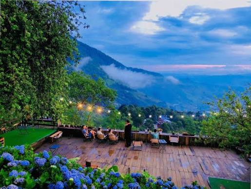 Sin Suoi Ho Village: A Beautiful Hmong Community in the Clouds