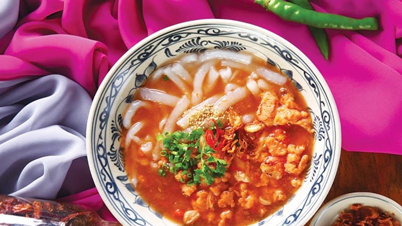 The Four O'Clock Answer: Banh Canh as the Beach Day's Perfect Merenda