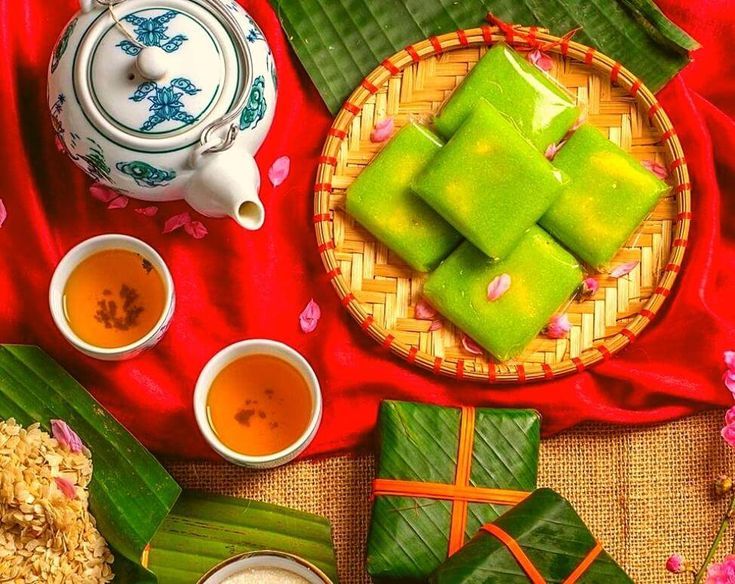 Banh Com: Hanoi's Emerald Green-Rice Cake and Wedding Gift