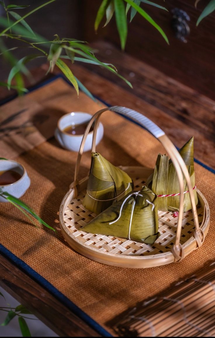 Banh Cooc Mo: The Little Buffalo-Horn Cakes of the Tay