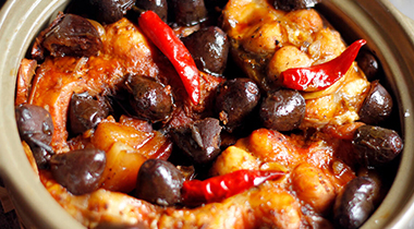 Fish braised with tram fruit — the flavour equation only Phu Tho can solve