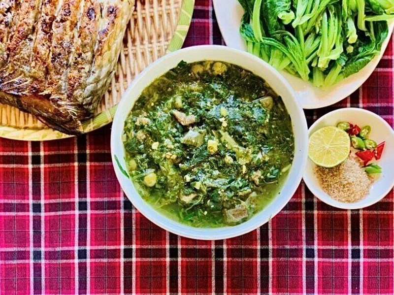 Canh Bon: The Thai People's Hearty Taro-Stem Soup