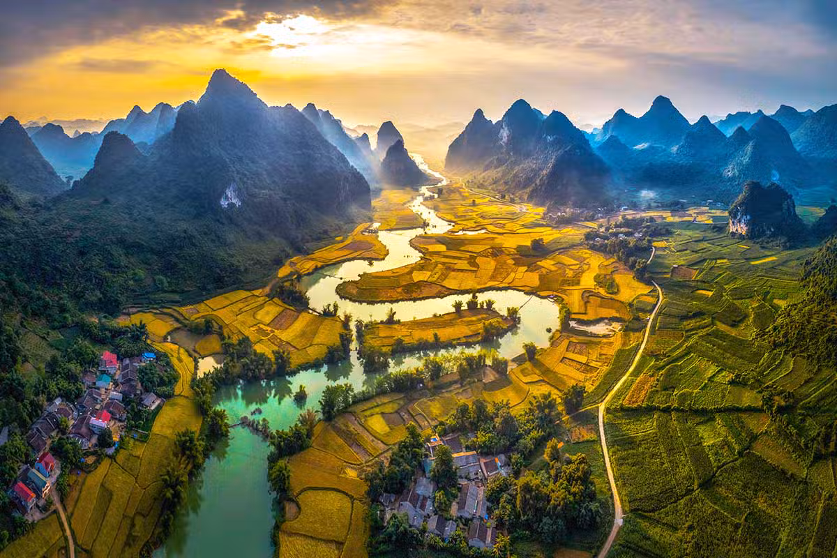 Cao Bang City and the Non Nuoc Geopark