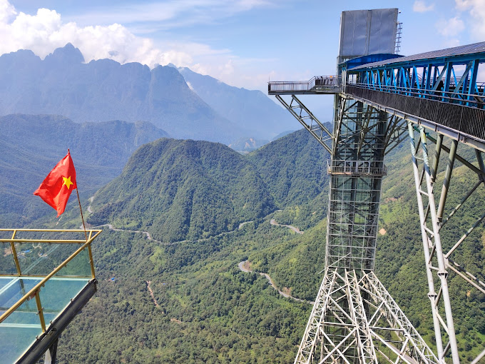 Rong May Glass Bridge: A Thrilling Sky Walk Above O Quy Ho