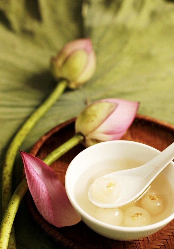Lotus Seed and Longan Sweet Soup: The Elegant Dessert of Hung Yen
