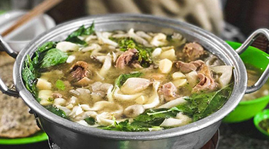 Chicken hotpot with e leaves — Da Lat's warming bowl for cold evenings