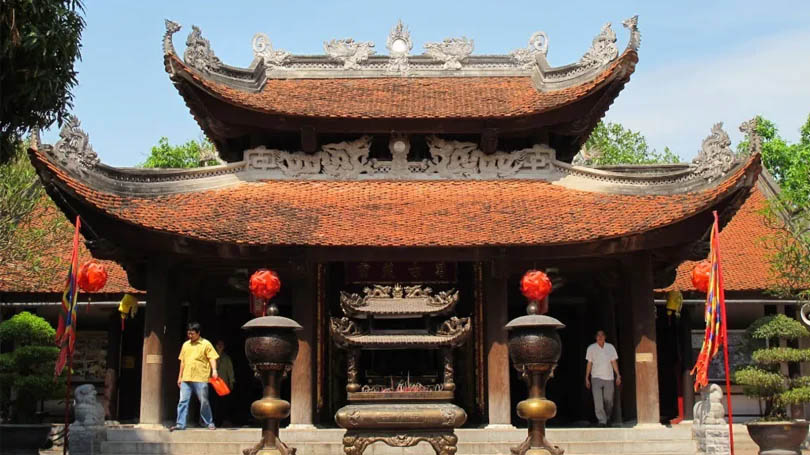 Phat Tich Pagoda: An Ancient Hilltop Temple of Serene Beauty