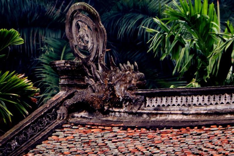 Thai Lac Pagoda: A Rare Treasure of Ancient Wood Carving