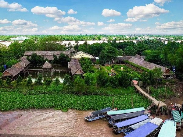 Con Phung: The Coconut Monk's Island Kingdom