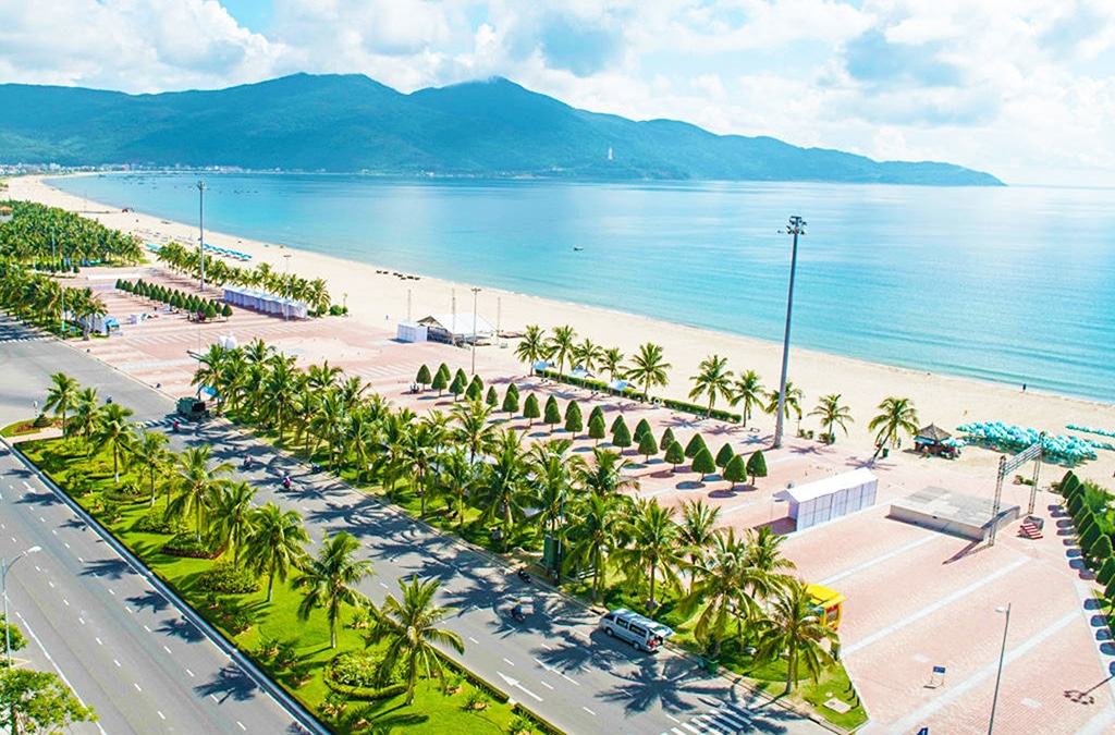 East Sea Park: Da Nang's Free Green Balcony on the Sea