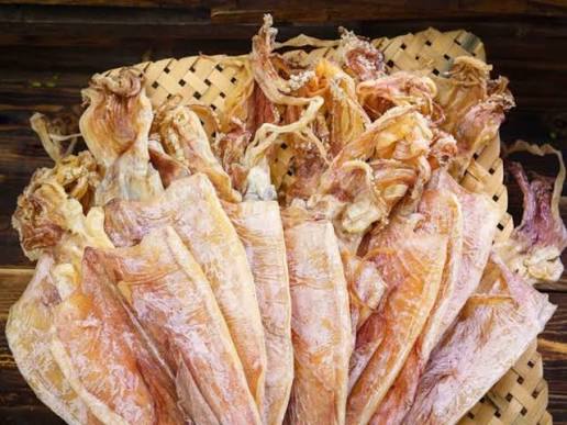 Cua Lo Dried Seafood: What to Buy at the Fishing Port