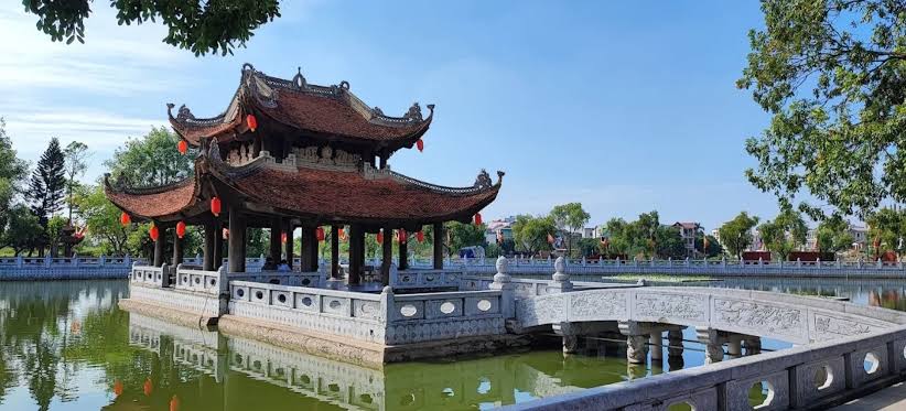 Den Do Temple: The Shrine of the Eight Ly Dynasty Kings