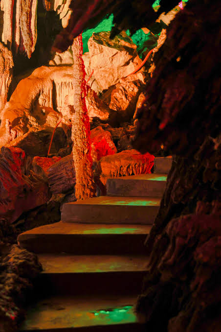 Hua Ma Cave: A Majestic Cavern of Legend Above Ba Be