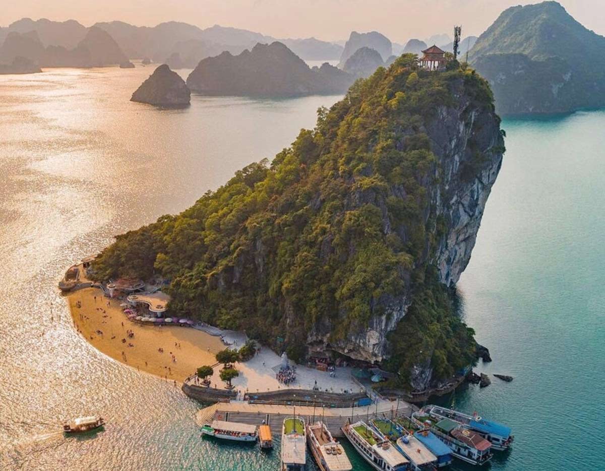 Explore Ha Long Bay by cruise — seven experiences in one journey