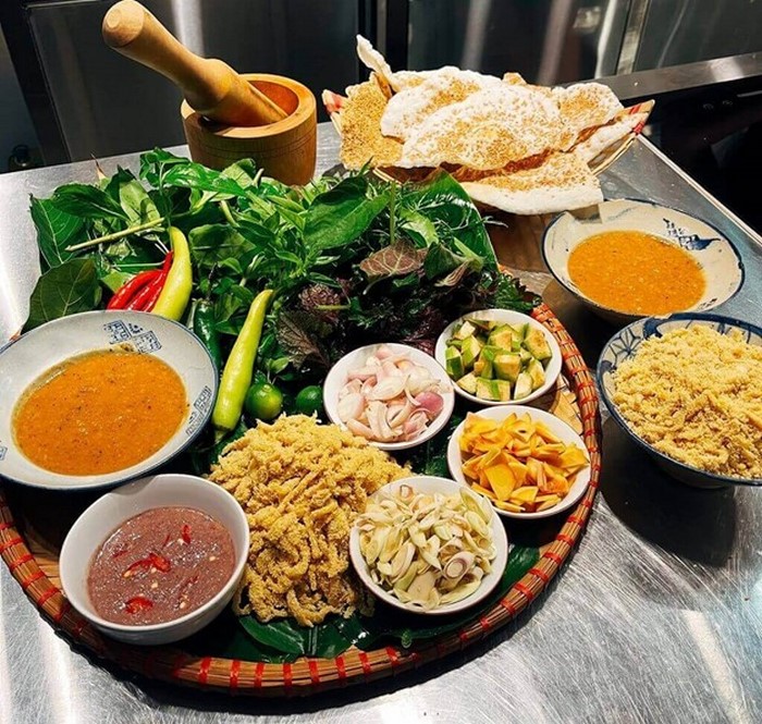 Goi Ca Nhech: Raw Fish Salad from Nga Son