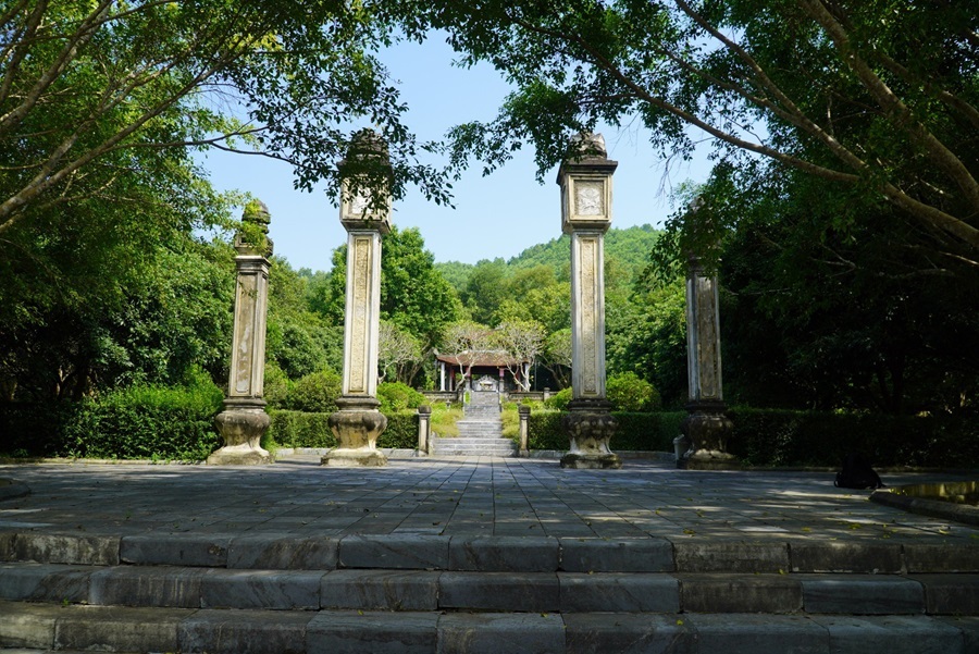 Hai Thuong Lan Ong Memorial in Huong Son