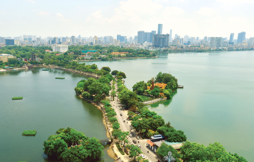 West Lake Water Park: Hanoi's Summer Cool-Down