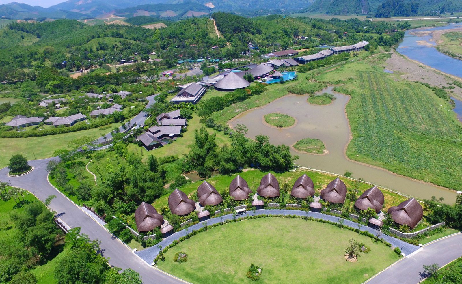 Kim Boi Hot Springs: A Relaxing Mineral Retreat in the Hills