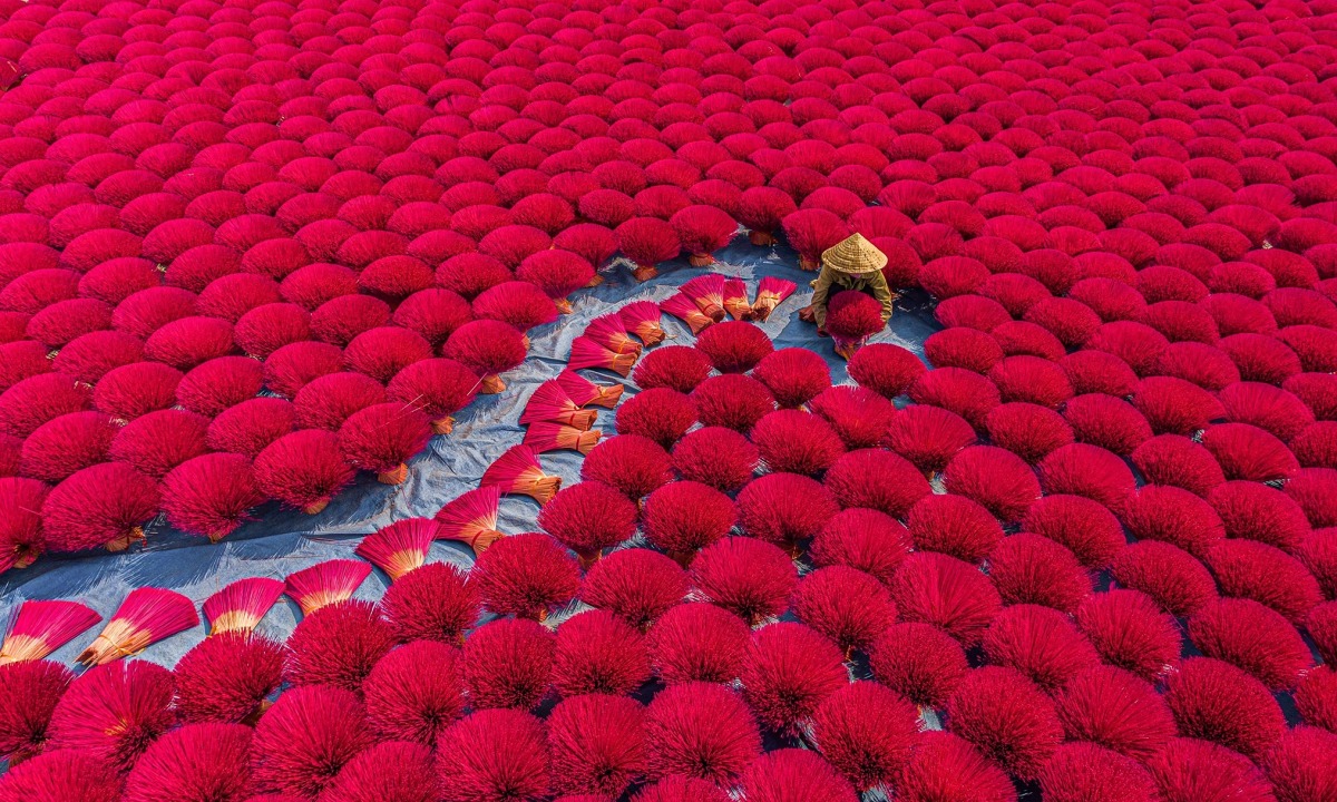 Quang Phu Cau Incense Village: A Blaze of Colour on the Capital's Edge
