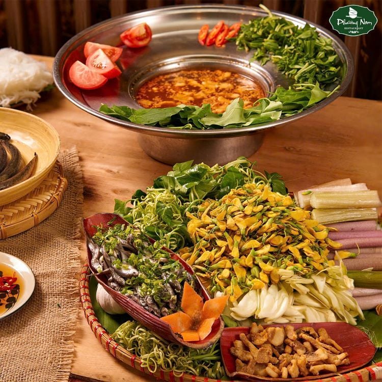 Lau Ca Linh Bong Dien Dien: The Flood Season's Pot