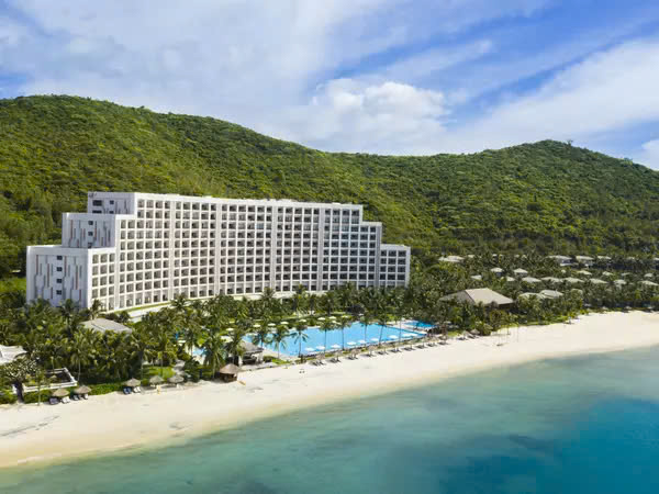 Sleeping in Style: Six Luxury Addresses on Nha Trang Bay