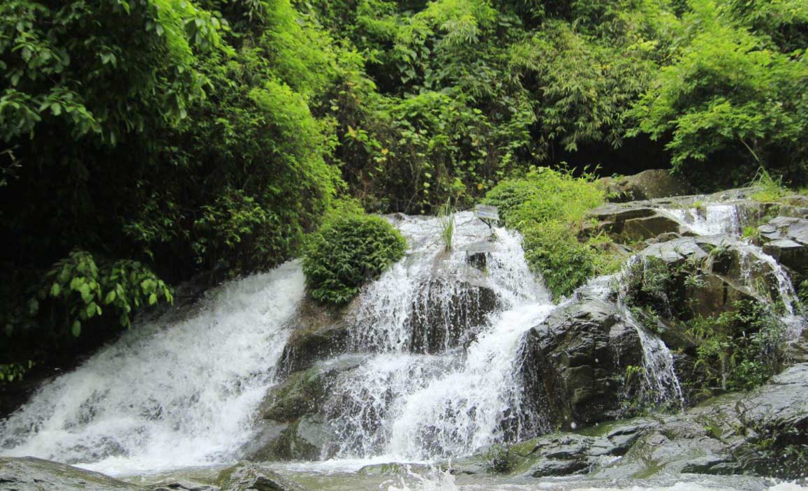 May Waterfall: Phu Tho's Reward for Travellers Who Earn It