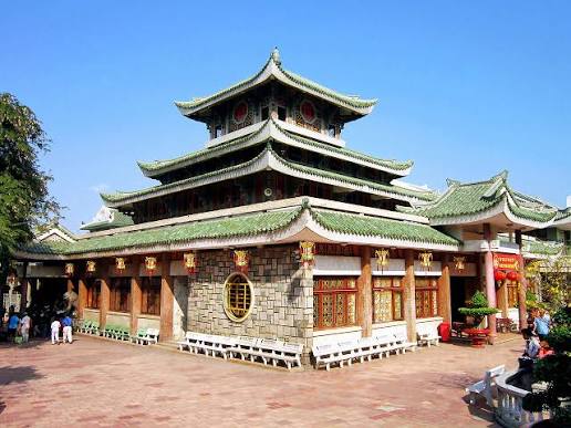 Ba Chua Xu Temple: The Lady of the Realm on Sam Mountain
