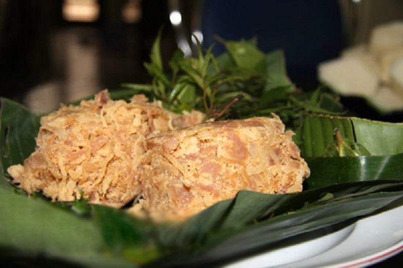 Nem Bui Ninh Xa: The Rustic Fermented Pork Roll of Bac Ninh