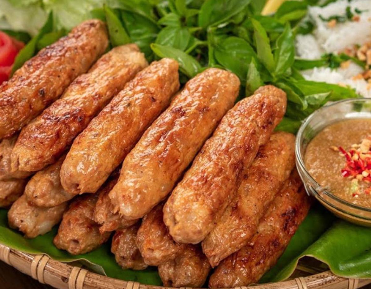 Nem nướng Cái Răng: xiên nướng mang tên cả một vùng đất