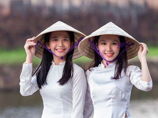 Non La: The Conical Hat That Shades a Whole Culture