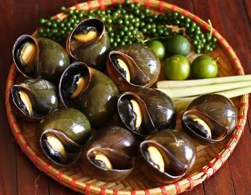 Oc Nuong Tieu on Con Son: Snails Grilled the Islet Way
