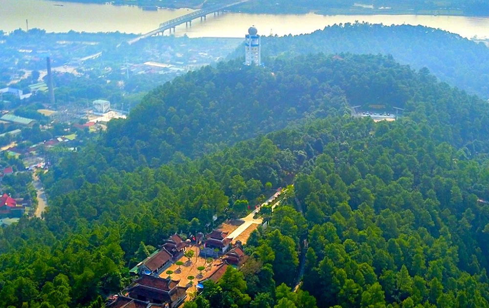 Quyet Mountain and Phuong Hoang Trung Do Citadel in Vinh