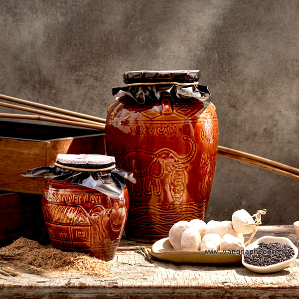 Ruou Can: The Communal Jar Wine