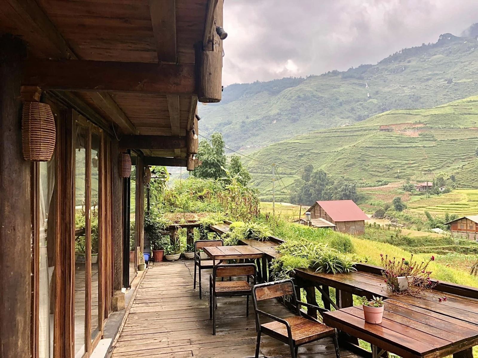 Ta Van Village: Homestay Heart of the Muong Hoa Valley