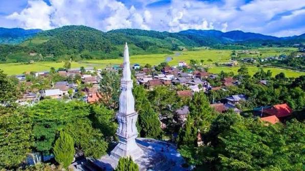 Muong Va Tower: An Ancient Lao-Style Stupa in Remote Sop Cop