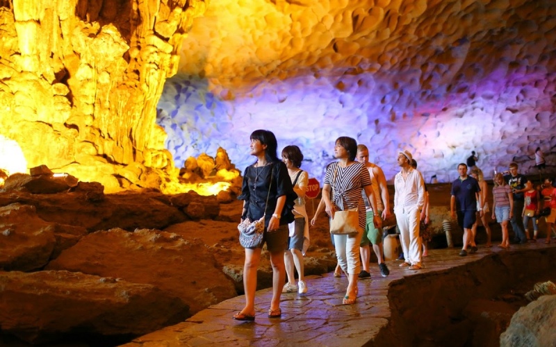 Thien Cung Cave: Ha Long's Palace of Stalactites