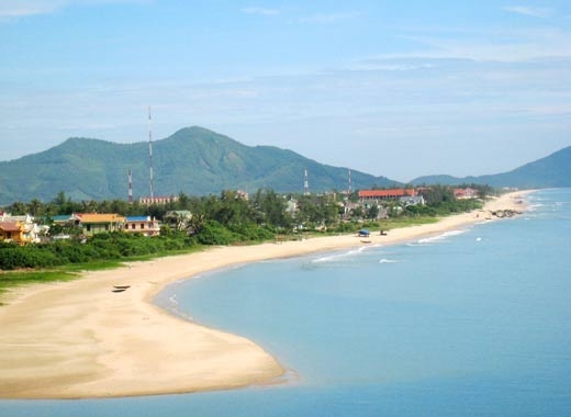 Tra Co Beach and Sa Vi Cape: Vietnam's Longest Beach at the Frontier