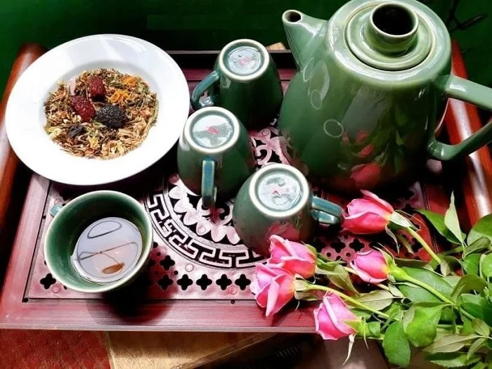 Afternoon Tea, Imperial Edition: Royal Tea on a Resort Balcony