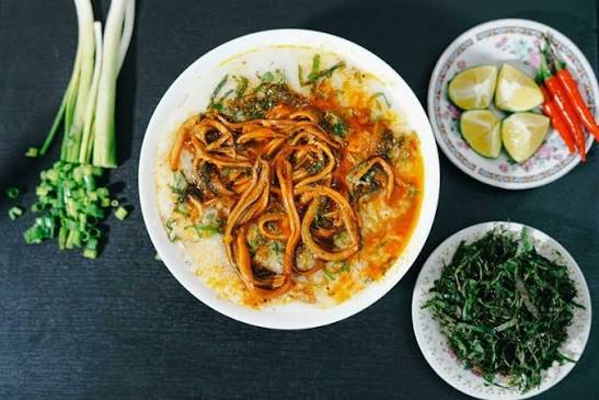 Vinh Eel Porridge: The Soul of Nghe An Cuisine