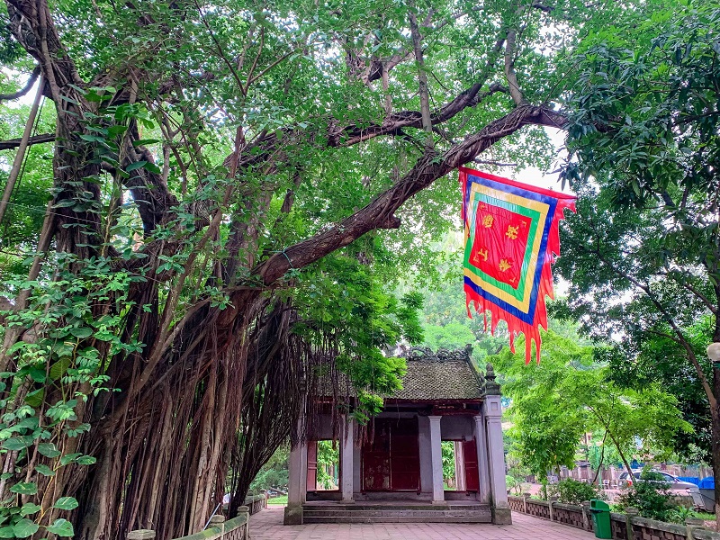 Voi Phuc Temple: Western Guardian of Old Thang Long
