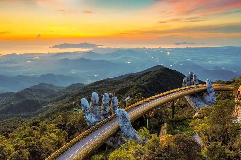 What Makes the Golden Bridge Special: Anatomy of an Icon