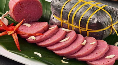 Xuyen Moc fermented pork sausage — the tangy pride of rural Vung Tau