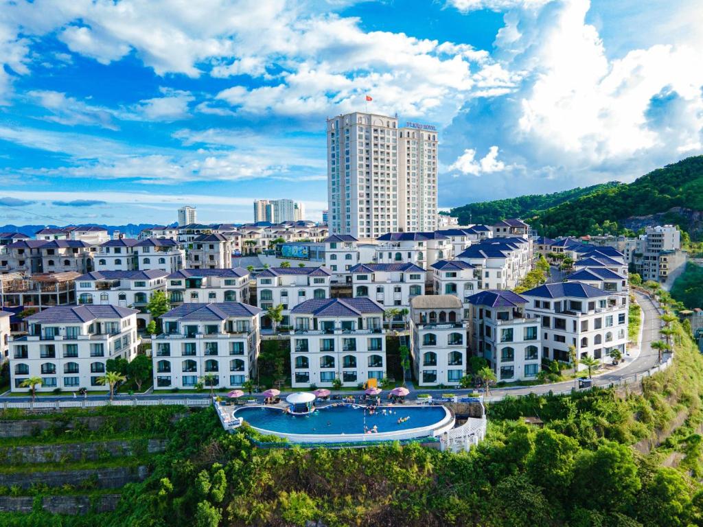 D'Lioro Hotel & Resort Hạ Long